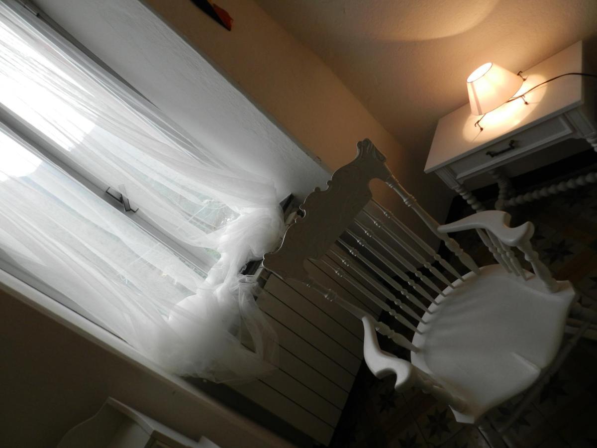 Trilocale In Dimora Tipica Apartment Montale  ภายนอก รูปภาพ